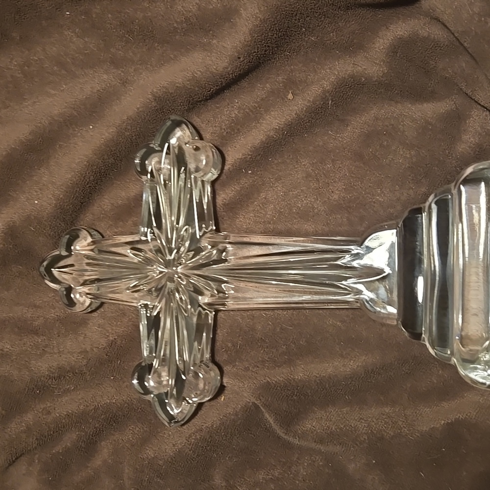 Elegant Clear Crystal Cross